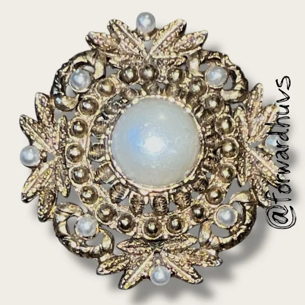Vintage circular brooch